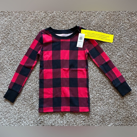 Old Navy Gender Neutral Red Holiday Christmas  Pajamas Boy or Girl Sz 3t NWT - Picture 2 of 4